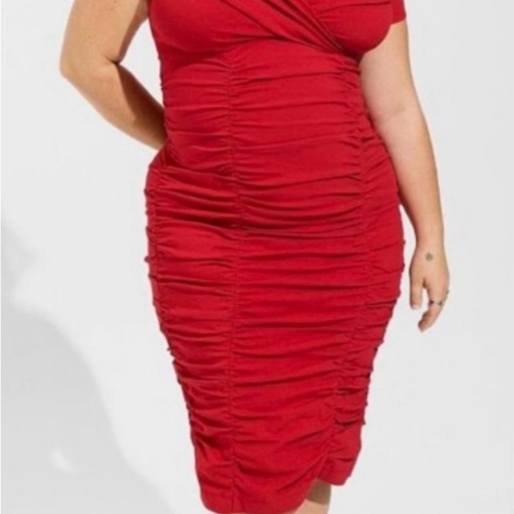 Torrid x Marilyn Monroe Ruched Wiggle Red dress 20w